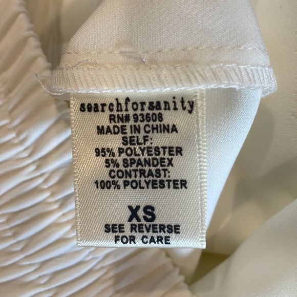 Off white dress slacks, modern look with elastic/drawstring waist and cuffs. XS - Picture 5 of 6